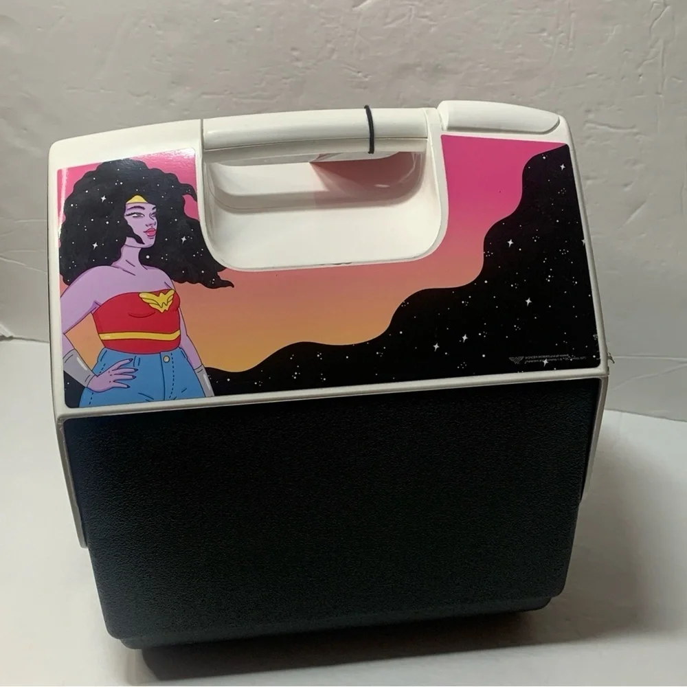 DC Comics x Igloo 7 Qt Wonder Women Playmate Cooler Intl Women’s Day NWT